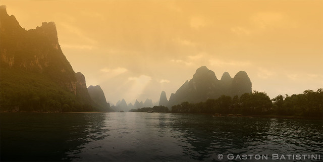 A new day start, Li river, between Guiling and Yangshuo , Guangxi province, China