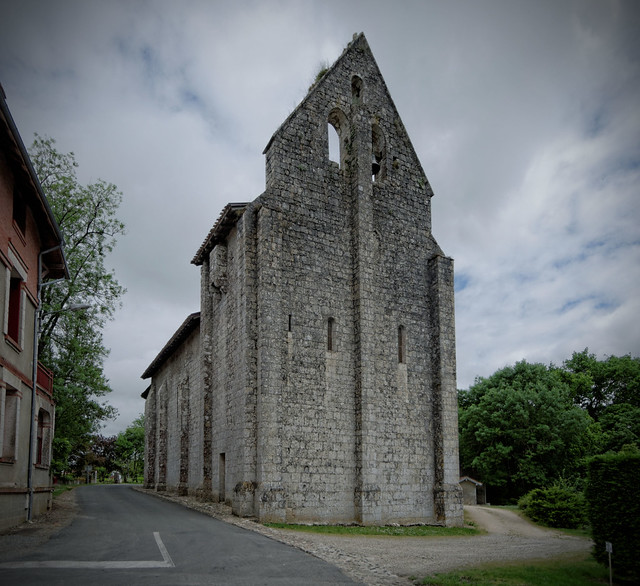 Eglise fortifiée de Saint Pierre de Buzet - Lot et Garonne