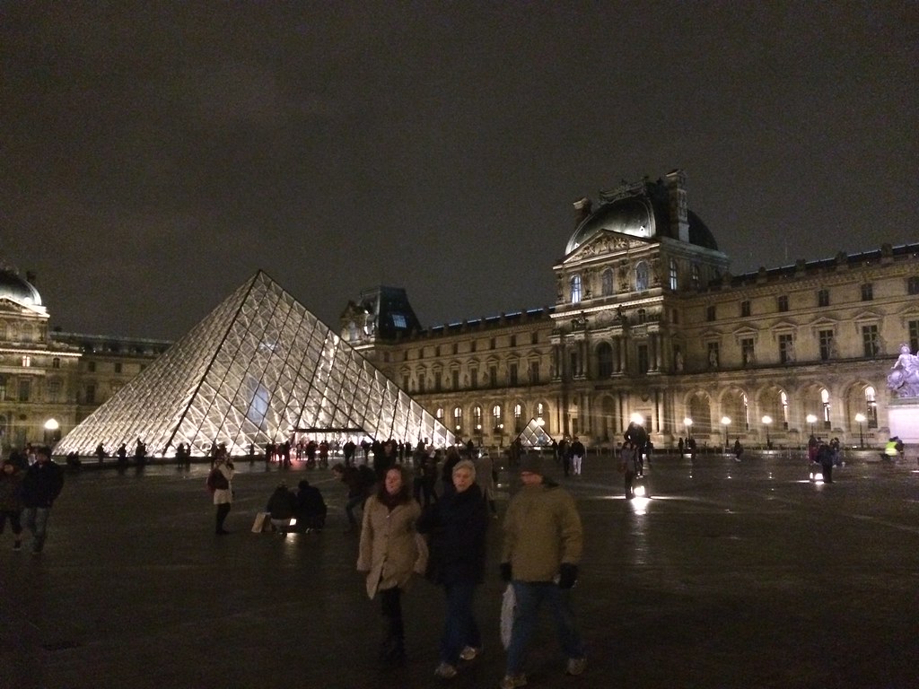 Night Louvre