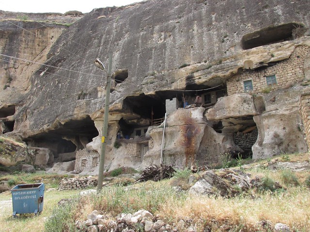 Cave homes at Hasankeyf