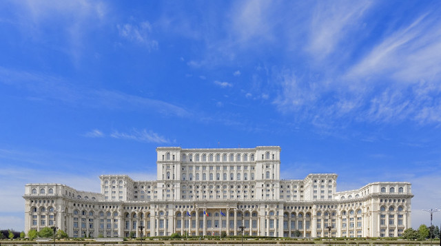 Palace of the People, Bucharest, Romania / Palais du peuple, Bucarest, Roumanie