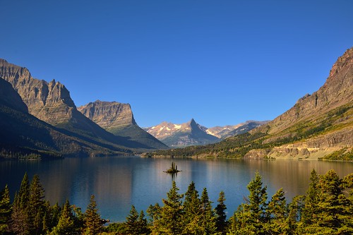 trees lake mountains nature montana day unitedstates worldheritagesite clear blueskies glaciernationalpark stmarylake day12 browning goingtothesunroad jacksonglacier goingtothesunmountain wildgooseisland project365 colorefexpro watertonglacierinternationalpeacepark lookingsw littlechiefmountain dustystarmountain nikond800e mountainsoffindistance lookingtomountainsofthecontinentaldivide