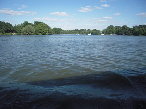 L'ERDRE by marsupilami92, Avec de nombreux manoirs, parcs et châteaux qui bordent ses rives, l'Erdre porte le titre de « plus 
