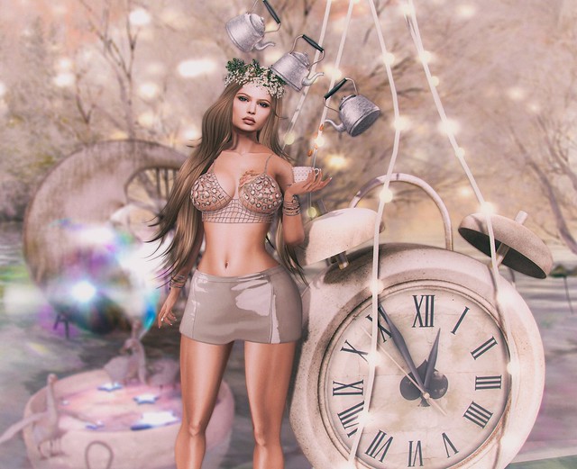 Alice in the Clock