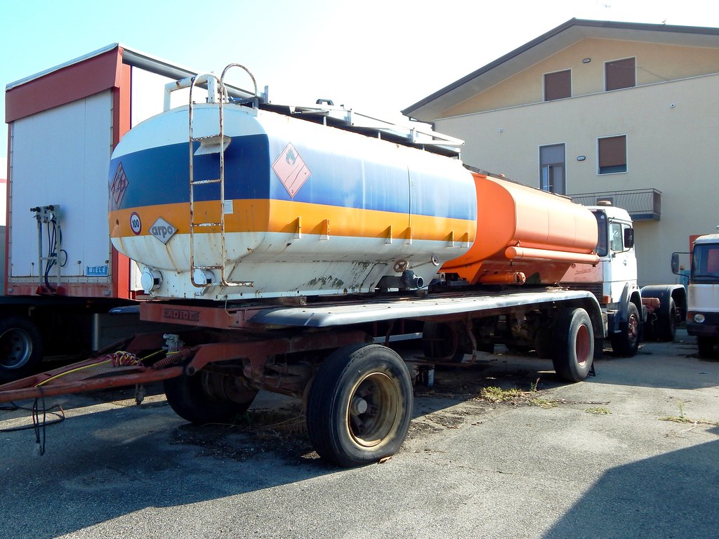 Tank Rimorchio Rimorchio Adige | Rivendita romagnola | Tazio 27 | Flickr