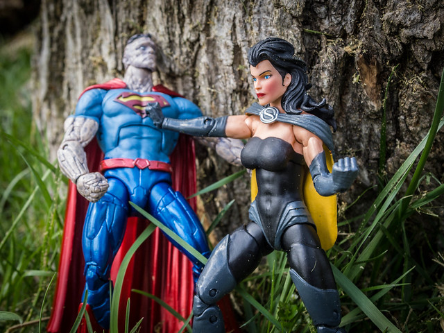 Superwoman vs Bizarro
