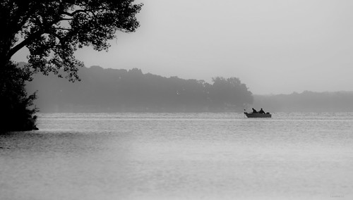 monochrome fog boat fishing nikon minimal nikond3200 55300mm monomonday