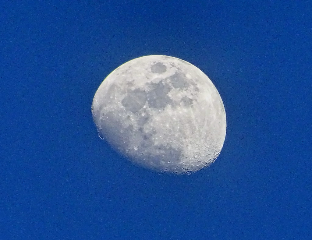 Луна. Фото Луны. Луна днем. Природа Луны астрономия.