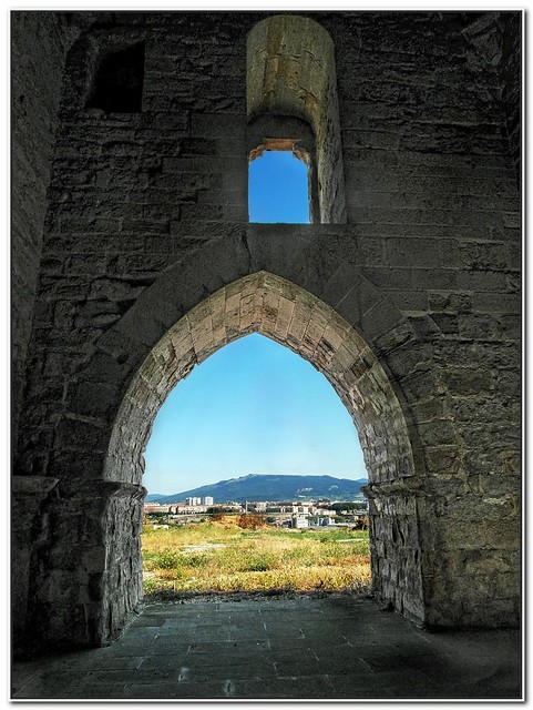 Pamplona desde el torreón  San Juan de Jerusalén (Cizur)...**Navarra**