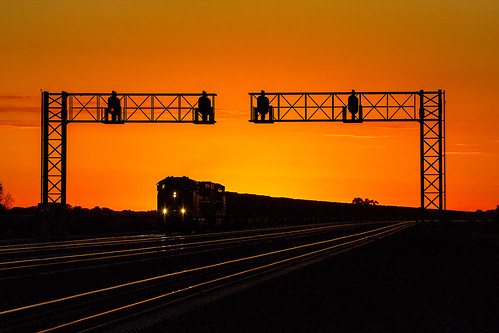 up sunrise dawn nebraska trains unionpacific hershey freighttrains ge northplatte coaltrains kearneysub