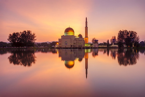 lake reflection sunrise mosque masjid lakeraysray