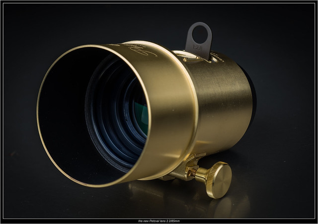 the new Petzval lens 2.2/85mm