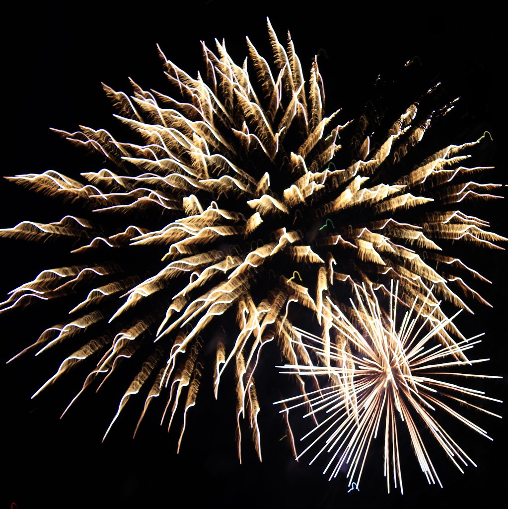 Fireworks Cascade Hd 12 07 14 Felix Gomez Marmol Flickr