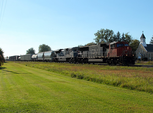 CN 5718 330 at Princeton 09,26,2014-4 by CP9524, CN train 330 blasts through Princeton with one of the 4 ex-EMD demo units trailing. About time I cau