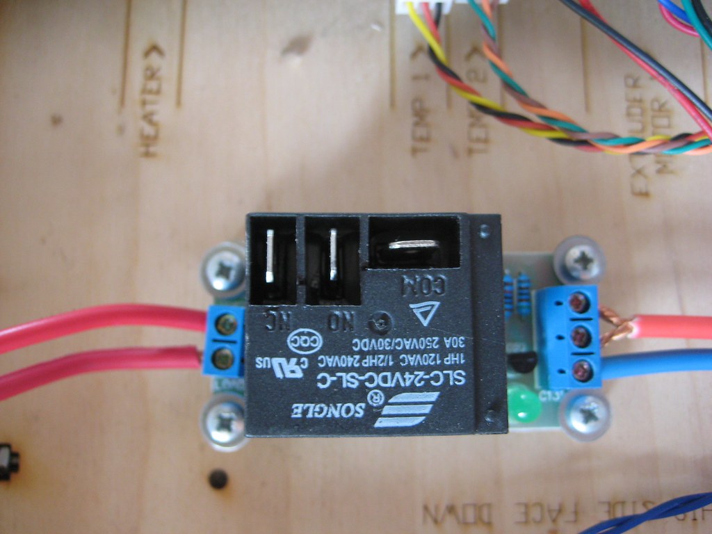 Heated bed wiring