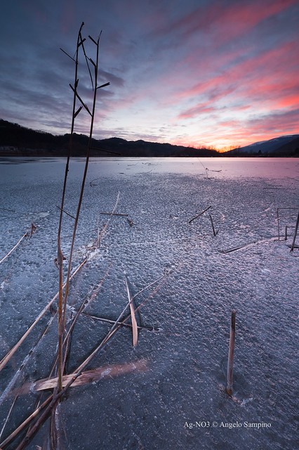 Lago ghiacciato / Frozen lake