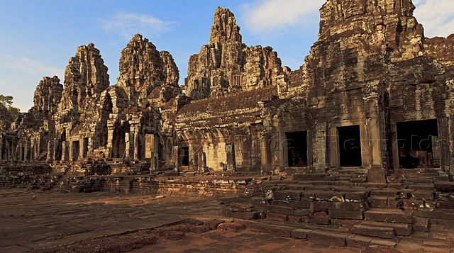 Magical light at Bayon, in full resolution…