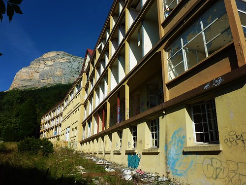 Urbex, anciens sanatoriums de Saint Hilaire du Touvet | by thierry llansades