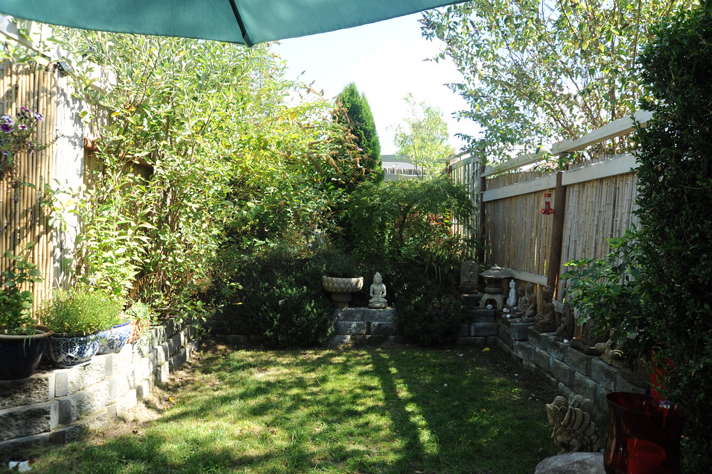 A Garden For The Buddha Late Summer Buddhist Statues Bam Flickr