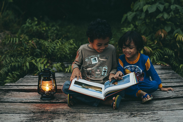 Family Photography | Children With Lantern