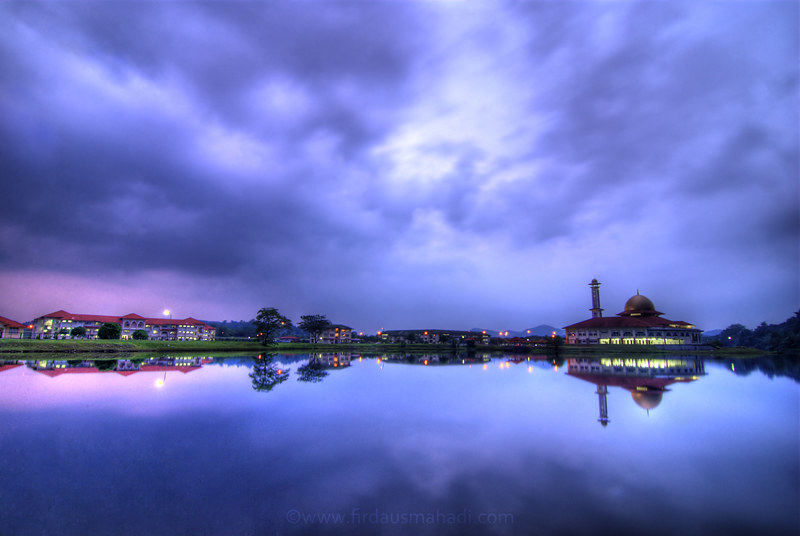 Darul Qur'an Mosque I - Serenity by Firdaus Mahadi