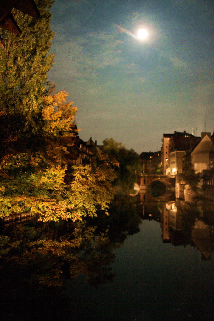 Nuremberg la nuit 6 près de la rivière reduit