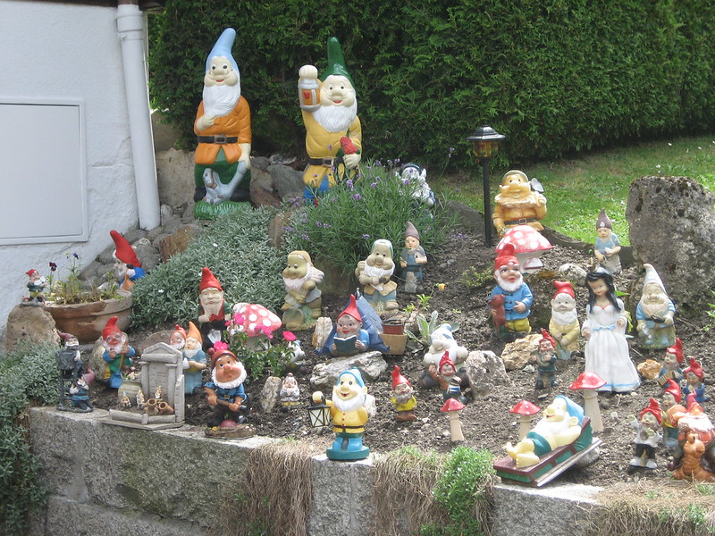 garden gnomes