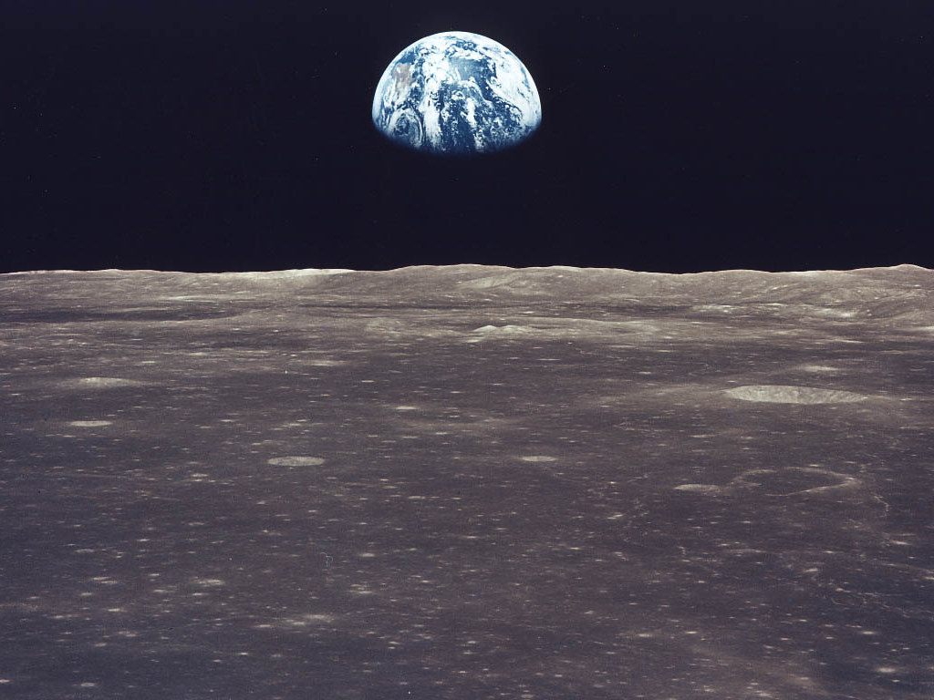 earthrise | 最早的一张”地出” (Earth rise) 是由阿波罗8号在1968年