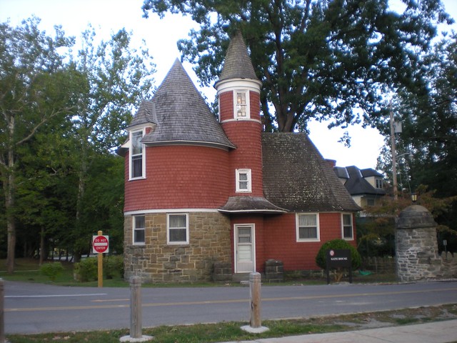 Elkins Gatehouse