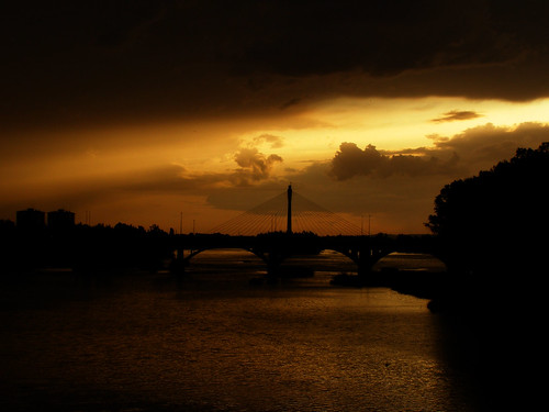 Nubes de tormenta by trasgu1987, Puentes de "La Universidad" y "Real", Badajoz, España.puente badajoz tormenta