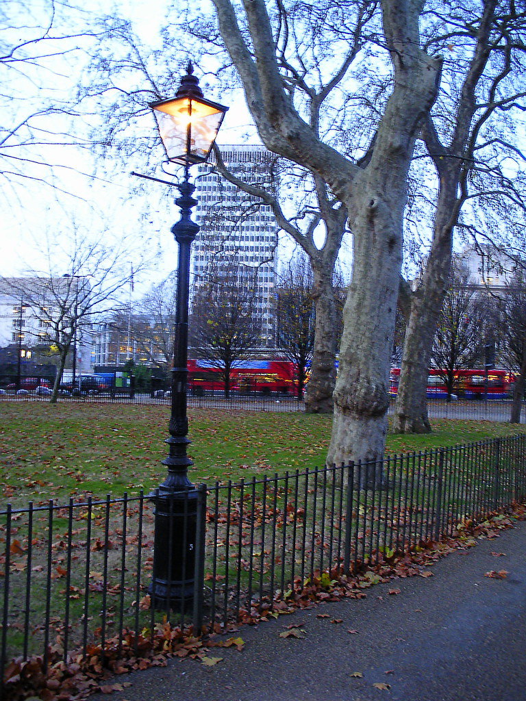 DSCN8036 | The lights come on in Hyde Park | Tom Flemming | Flickr