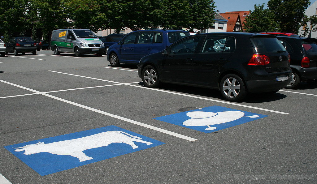Cow & UFO parking spot Seen in Schwetzingen (near Heidelbe… Flickr