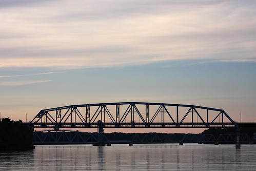 bridge sunset sky usa canon river mississippi eos mo missouri mississippiriver hannibal canon70200f4l canonef70200mmf4lusm 40d canoneos40d camera:lens=canonef70200mmf4lusm