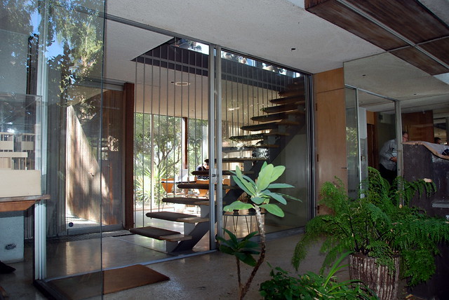 VDL Research House, Richard & Dion Neutra, Architects, 1932 & 1964 (Courtyard)