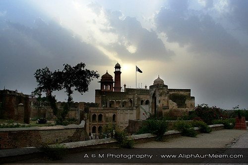 Lahore Fort Sunset by AliphAurMeem, Pakistan Under Construction - Lahore Fort (Shahi Qila) - Pakistan - June 7, 2008fort mosque lahore s