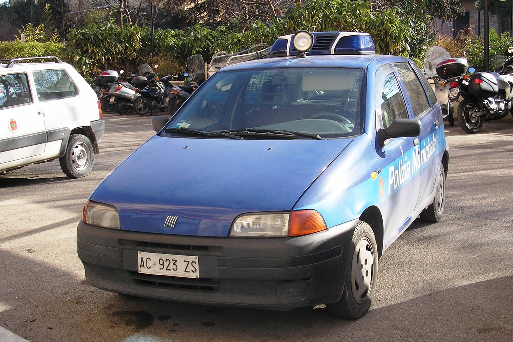 PMT (187) | Fiat Punto Prima Livrea Polizia Municipale Città… | Flickr
