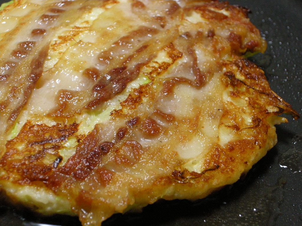Okonomiyaki making 3