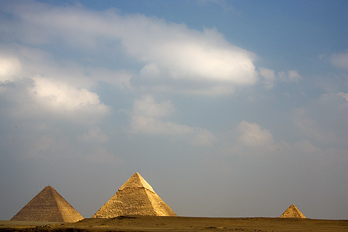 mystery architecture clouds canon landscapes ancient skies desert egypt 1d pyramids 70300mm giza eg pharaohs aplusphoto talnakib
