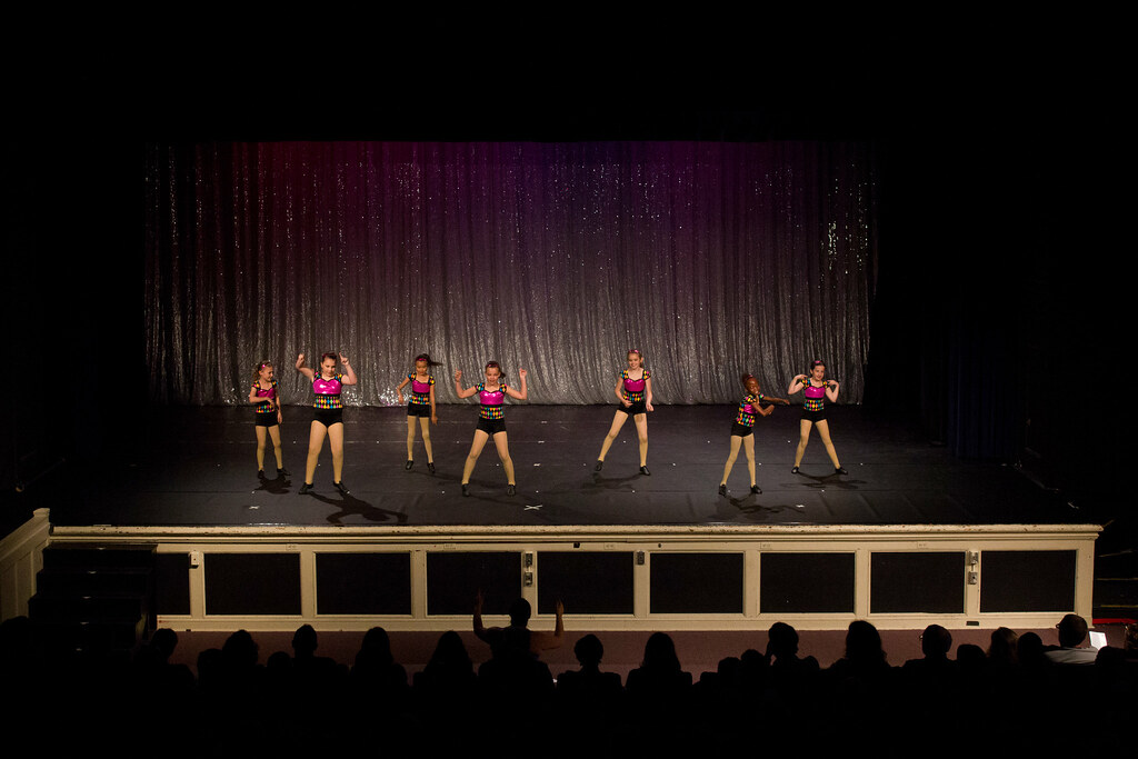 Show 1 – Full Stage | Flickr
