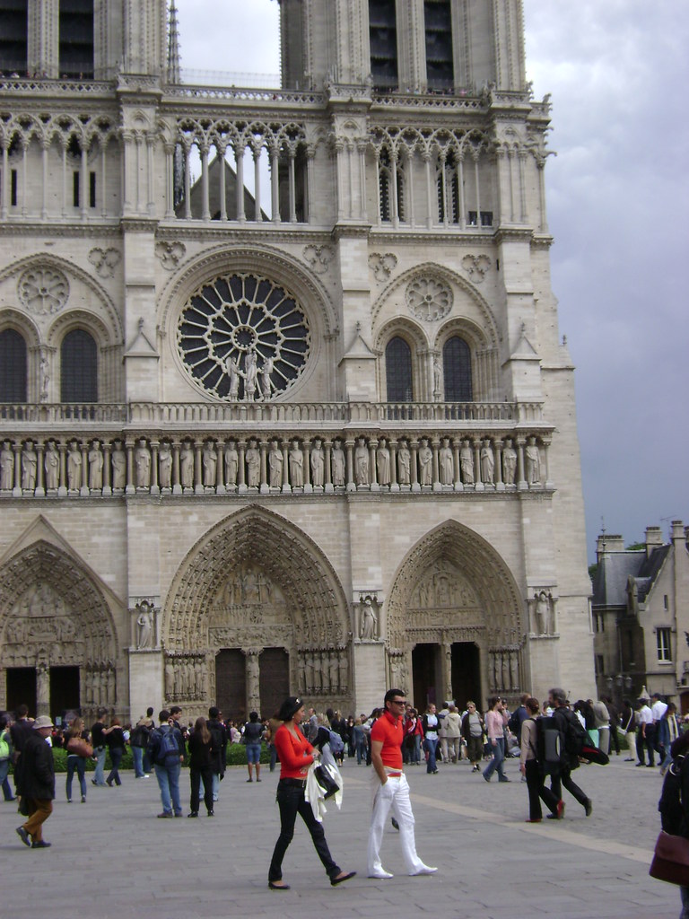 Notre-Dame, Paris, France - www.meEncantaViajar.com