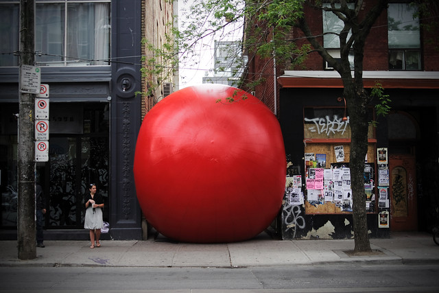 Luminato 2009 - RedBall Project Toronto