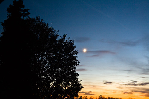 blue sunset orange moon ontario canon geotagged twilight venus dusk jupiter hampton settingsun xti giltennant