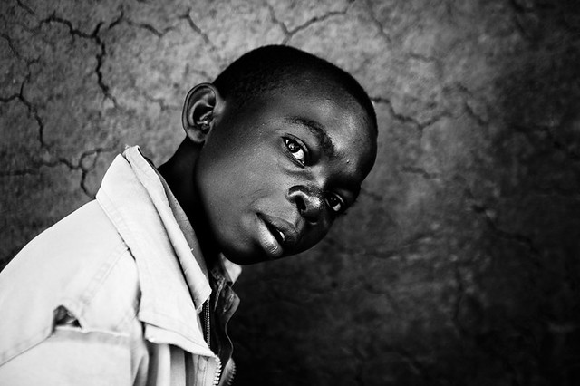 Lendu boy puzzled by my camera  - DR CONGO -