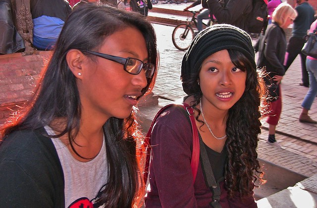 NEPAL,unterwegs  in der Königsstadt Patan, Lalitpur, Young nepalese girls, 15177/7878