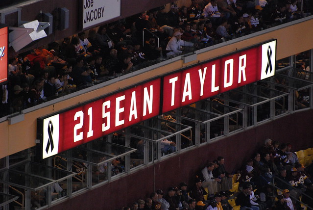 2008 Redskins vs Steelers - FedEx Tribute to Sean Taylor