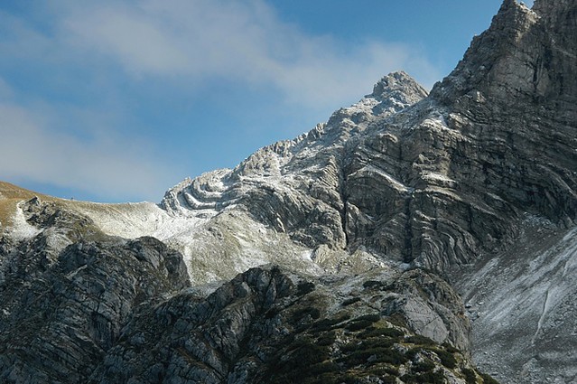 d0807014 | Felsstrukturen an der Nördlichen Fuchskarspitze und am Kesselspitz (2284 m). Allgäuer Alpen, 27.09.2008