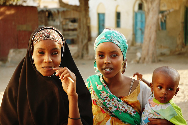 Inquisitive villagers - Somaliland