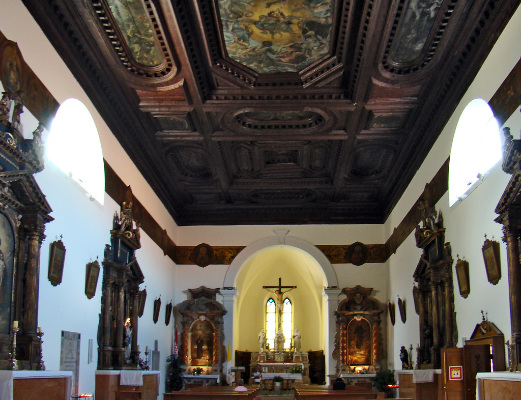 Sibenik altar mayor, artesonado interior Iglesia y Monasterio San Francisco Croacia 14