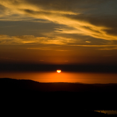 INVERSION! by Ken-ichi, That hideous layer upends even our beloved sun.california sunset smog unitedstates sierra backpackin