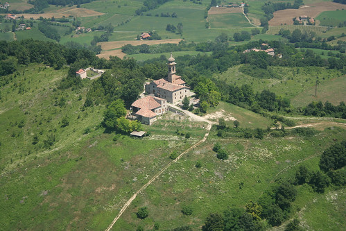 above travel sky italy panorama green church nature airplane landscape flying high view earth top aviation hill aerial fromabove chiesa agriculture lombardia piacenza cessna skyview lombardy pavia birdeye aeronautic pavese voghera oltrepò santamariadelmonte tassara oltrepòpavese nibbiano splendidoltrepò madonnadelleformiche
